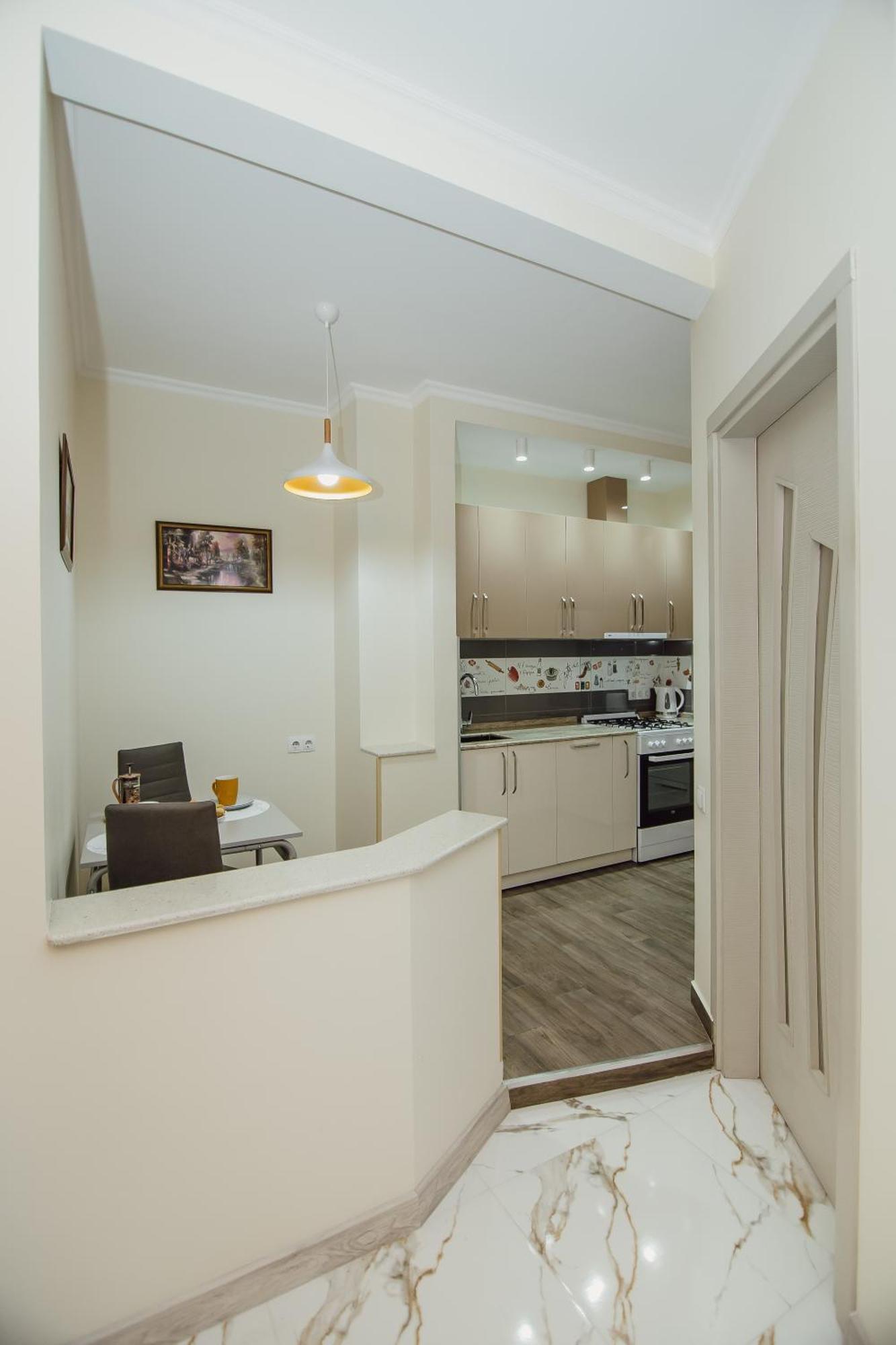 Ekaterine'S Apartments Μπατούμι Δωμάτιο φωτογραφία